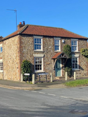 Yorkshire Coast, three bed cottage, parking garden